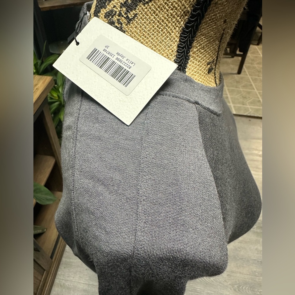 Laila Jayde lightweight dark gray sweatshirt. NWT. Size small petite. - Picture 2 of 2